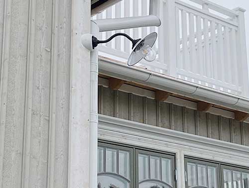 Hos Kulturlampan hittar du snygga stallampor i aluminium